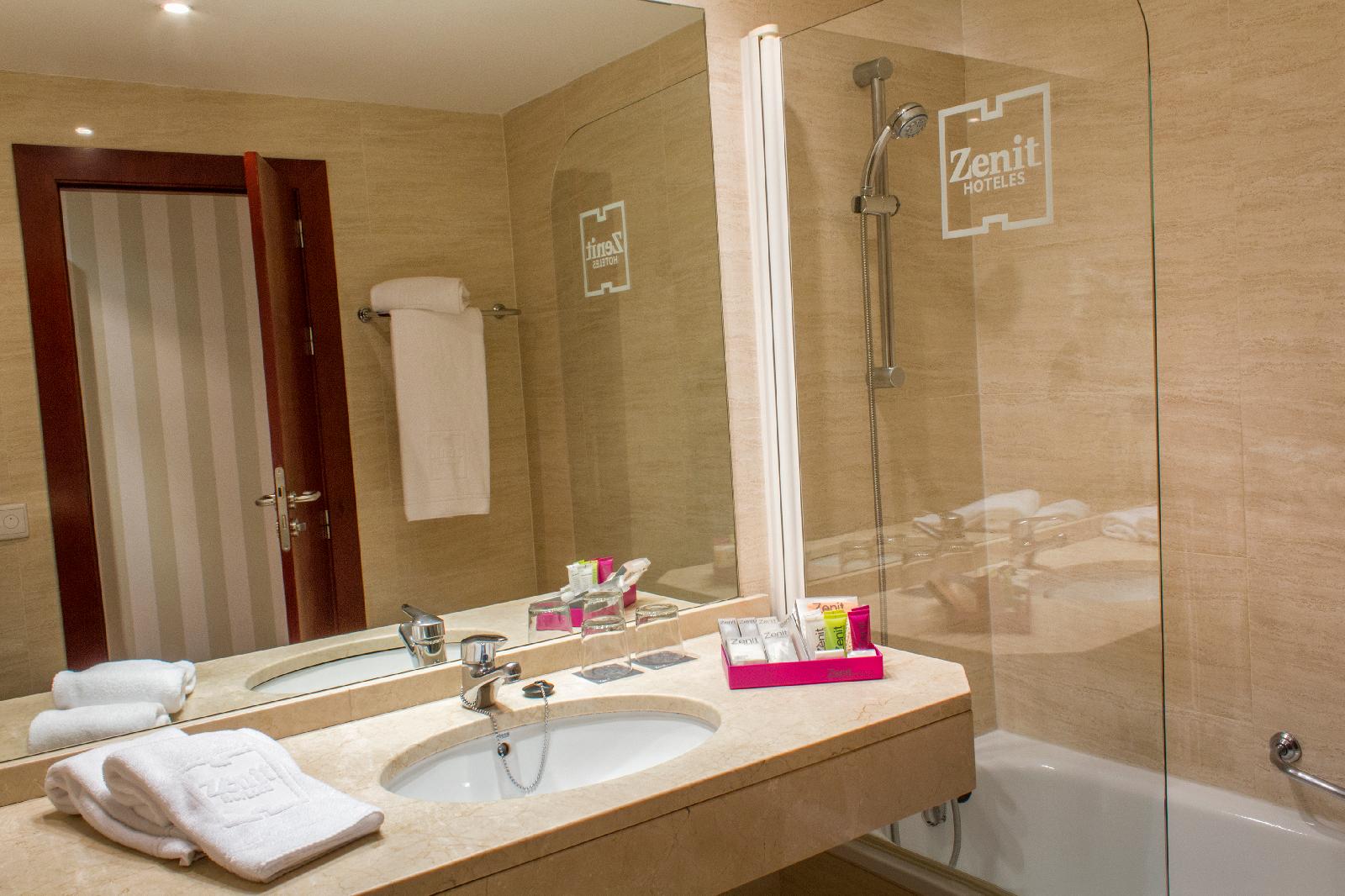 Hotel Zenit Don Yo