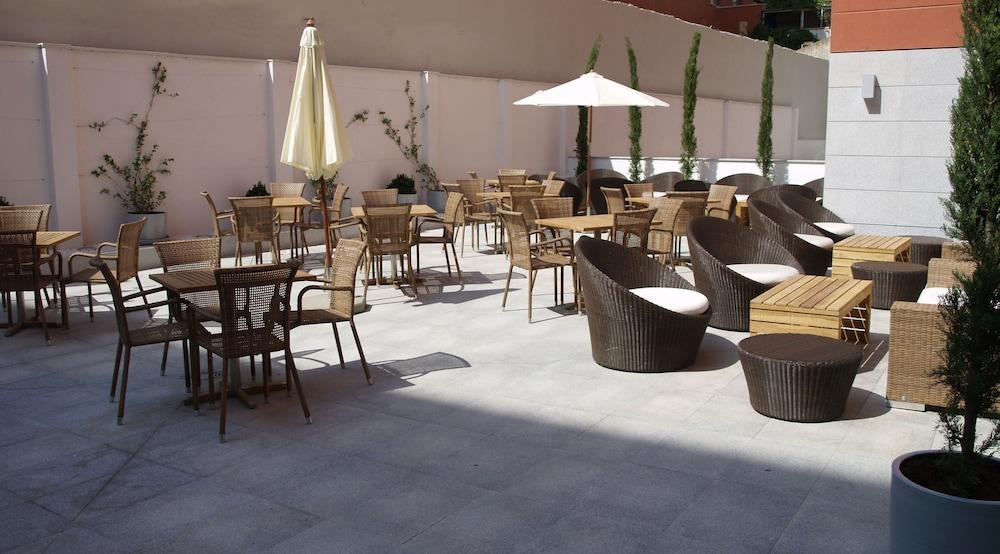 Eco Alcala Suites