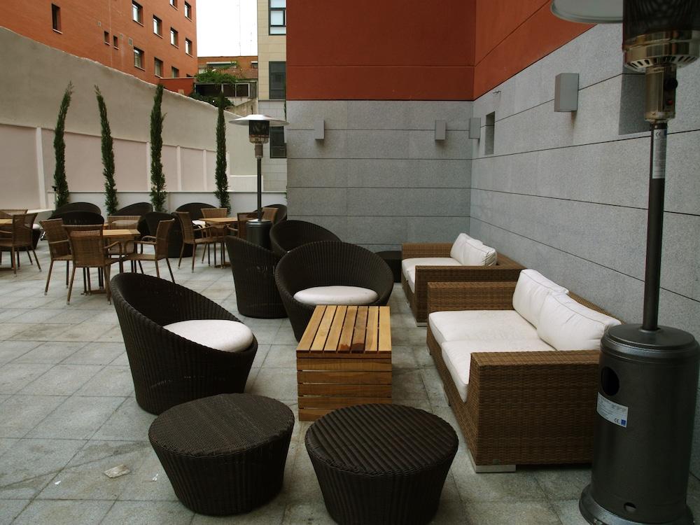 Eco Alcala Suites