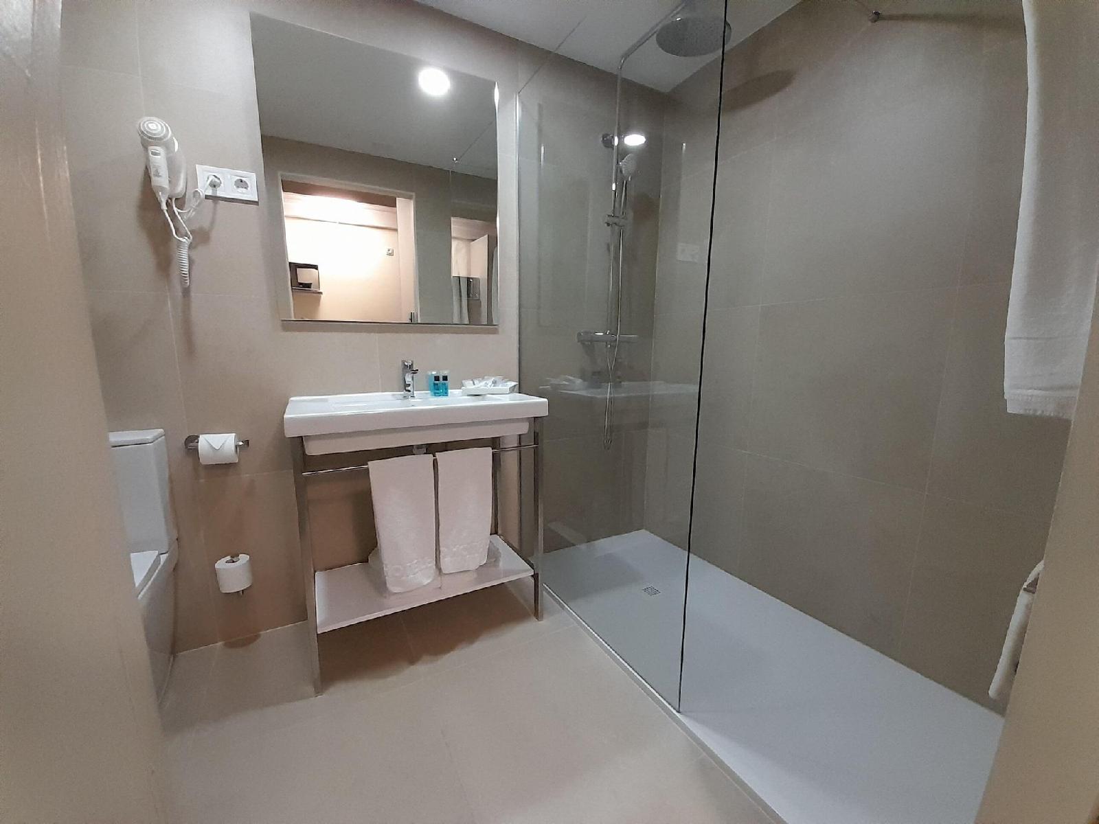 Eco Alcala Suites