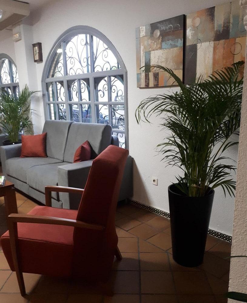 Apartamentos Puerta Del Sur