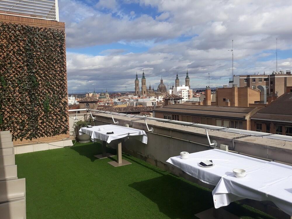 Apartahotel Los Girasoles