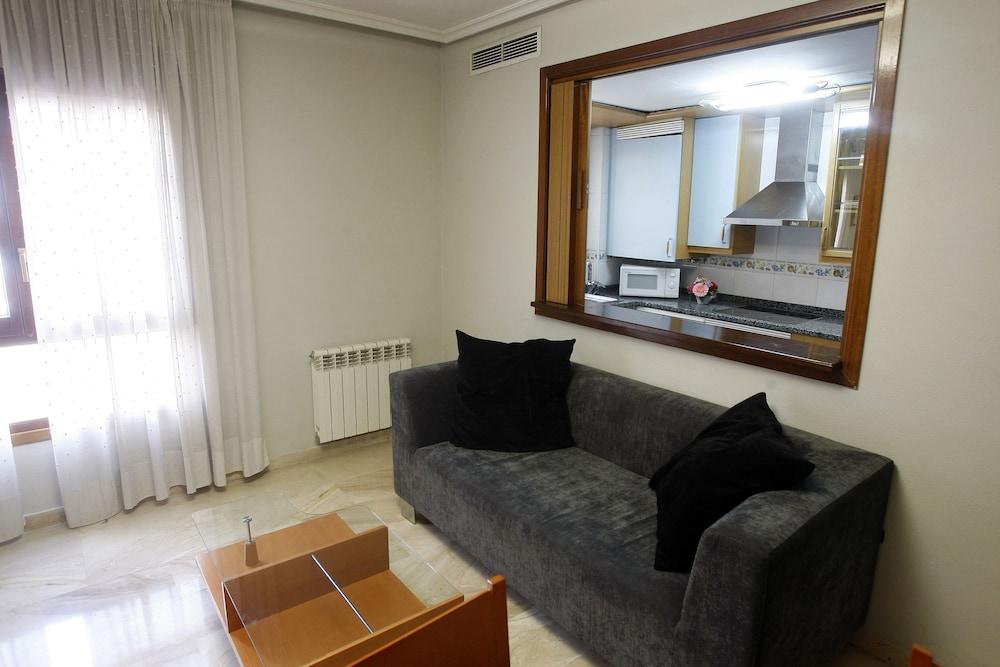 Apartahotel Los Girasoles