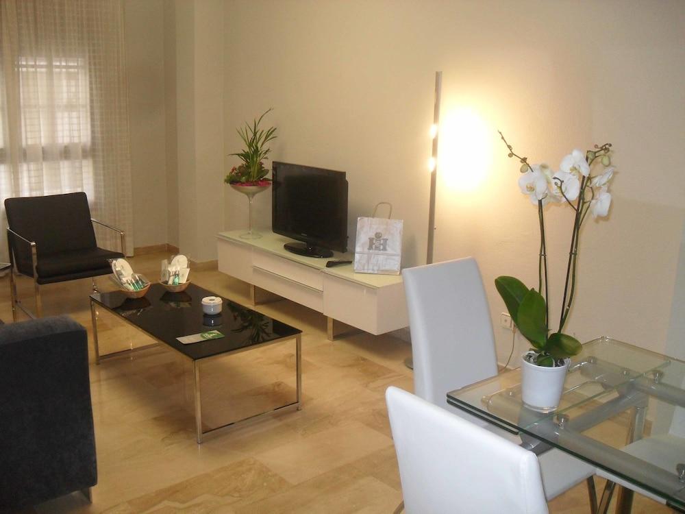 Apartahotel Los Girasoles