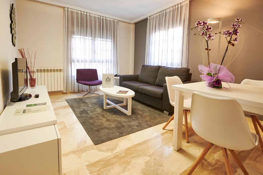 Apartahotel Los Girasoles
