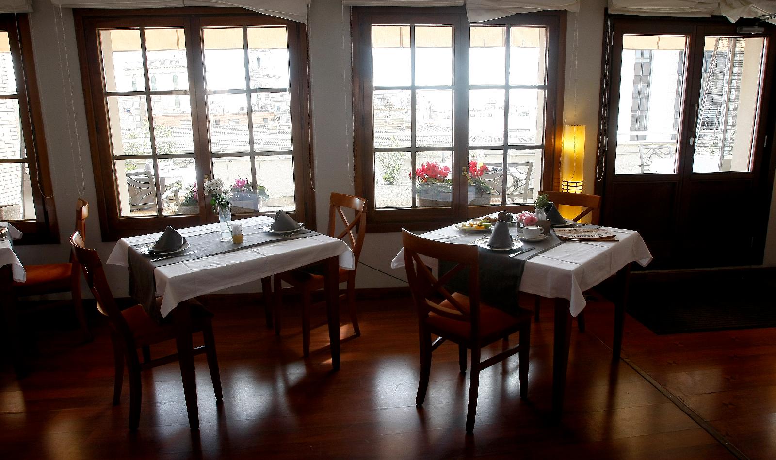 Apartahotel Los Girasoles
