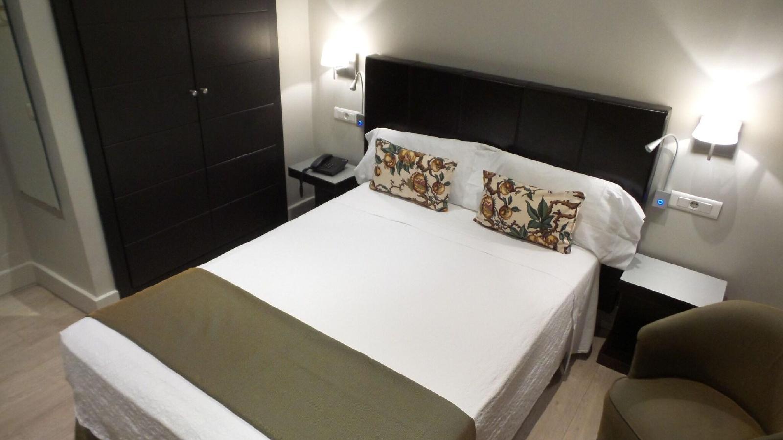 Hotel Moderno Puerta Del Sol