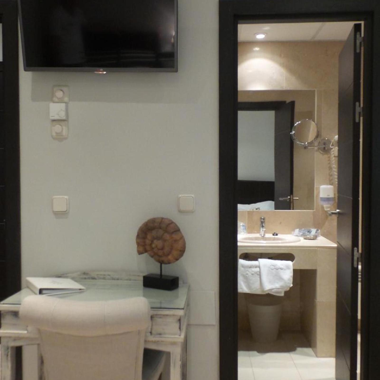 Hotel Moderno Puerta Del Sol