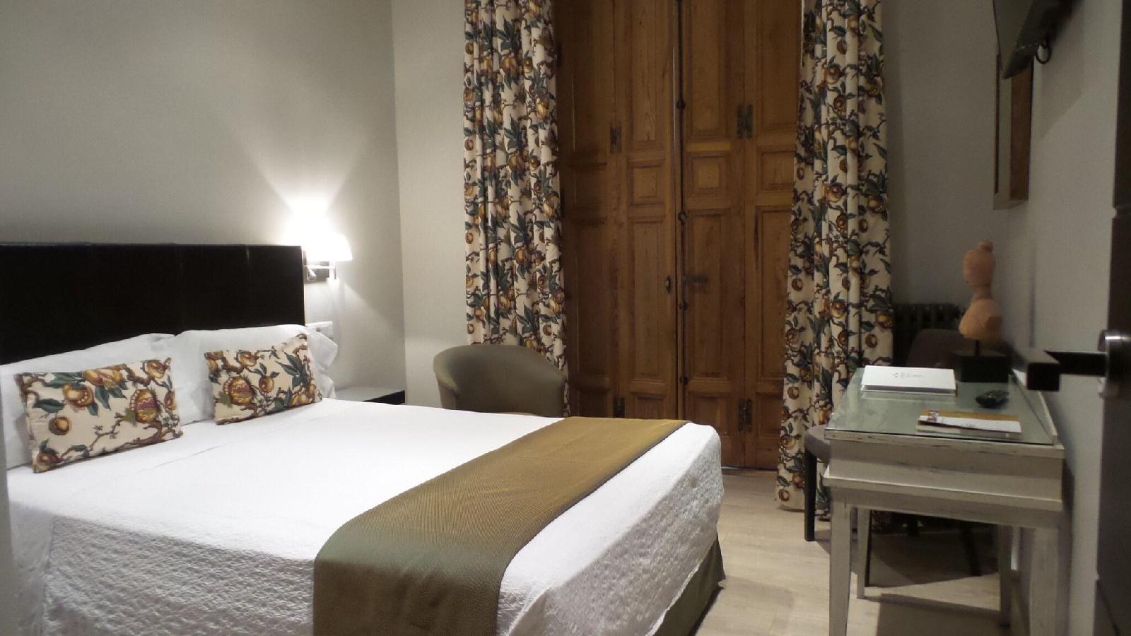 Hotel Moderno Puerta Del Sol