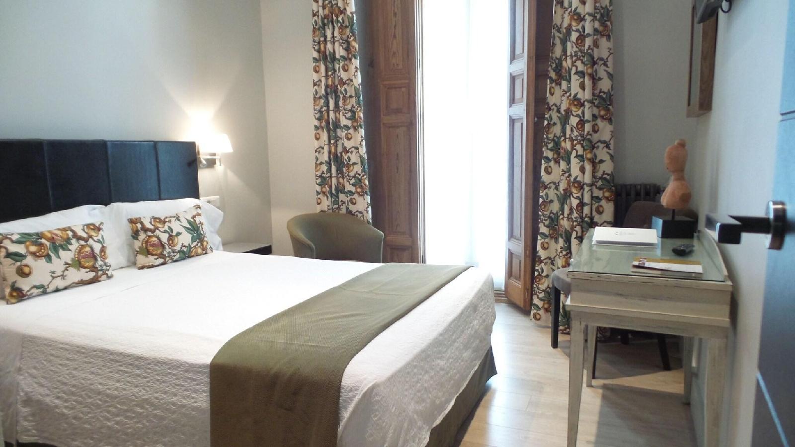 Hotel Moderno Puerta Del Sol