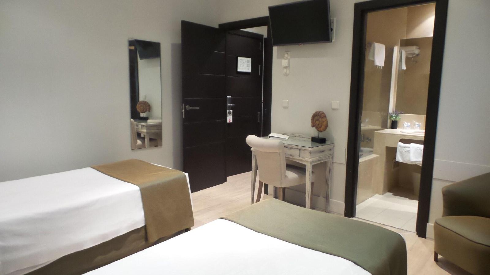 Hotel Moderno Puerta Del Sol