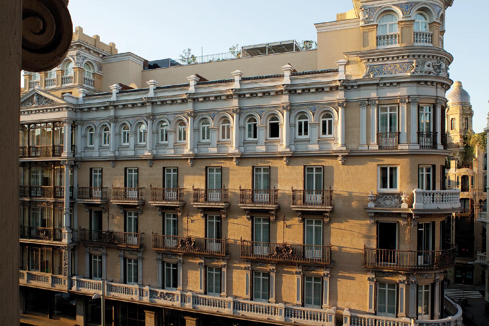 Las Letras Gran Via