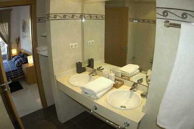 Marina Beach Apartments