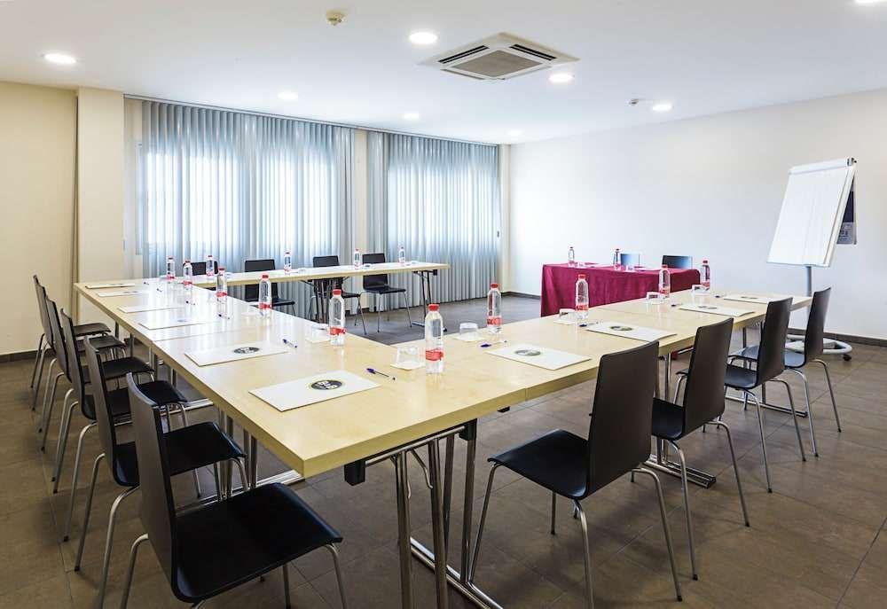 B&B Hotel  Madrid Aeropuerto T1 T2 T3