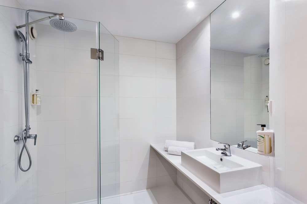 B&B Hotel  Madrid Aeropuerto T1 T2 T3