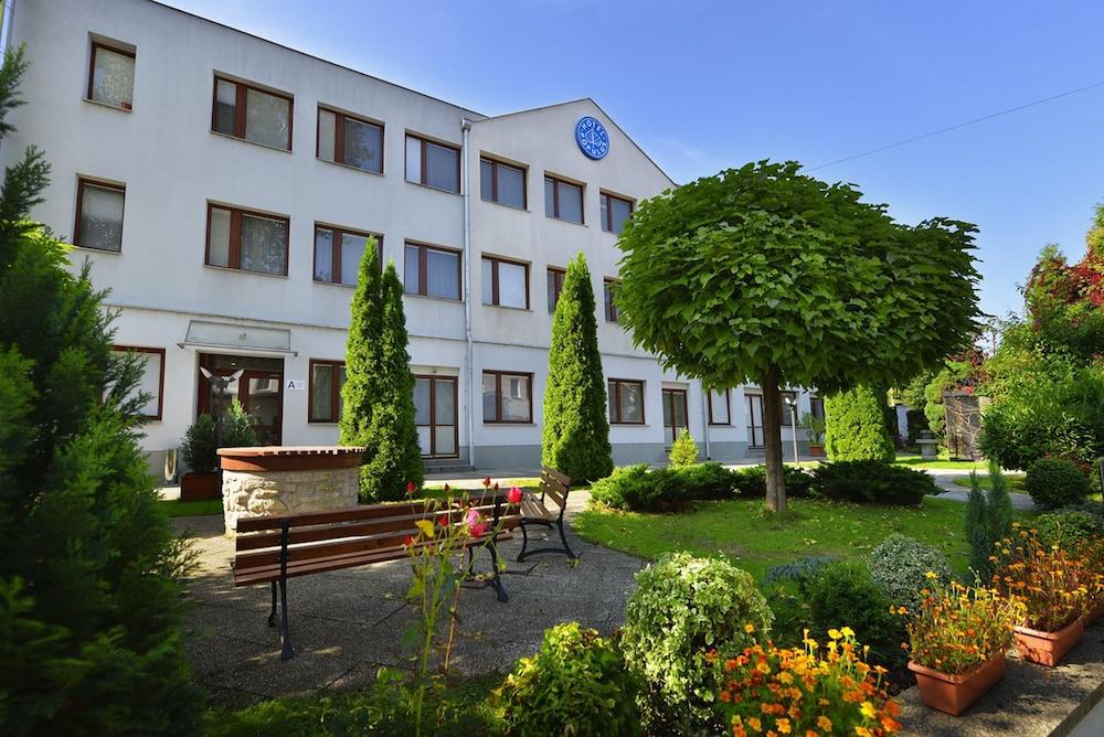 Ea Hotel Populus
