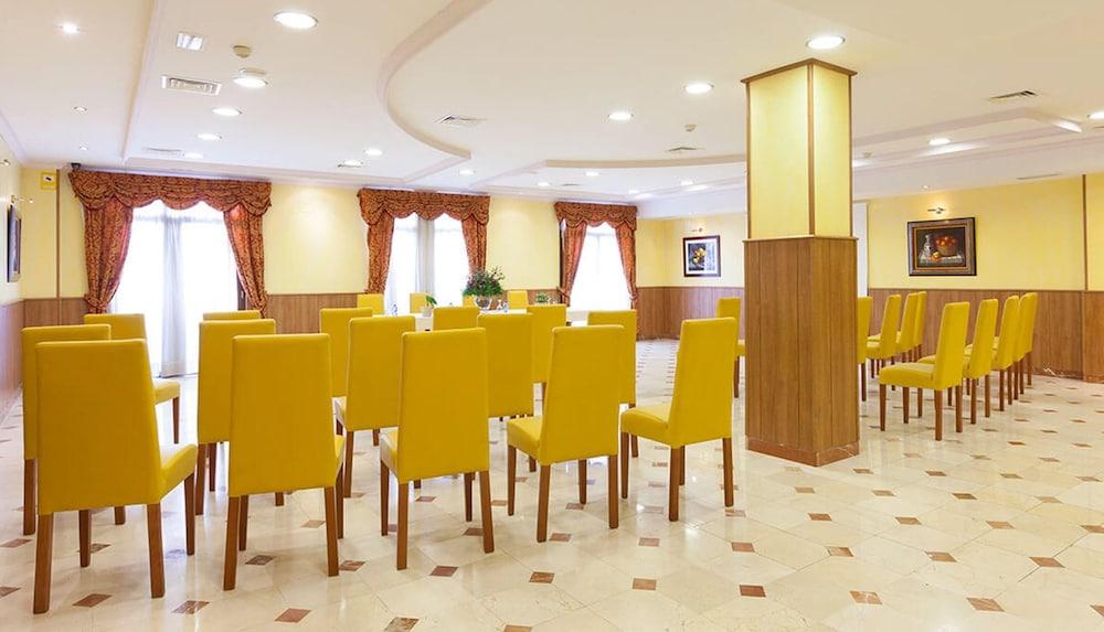 Hotel Agora Juan De Austria