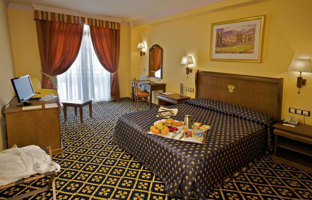 Hotel Agora Juan De Austria