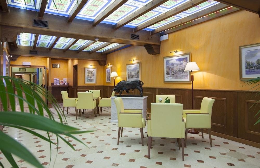 Hotel Agora Juan De Austria
