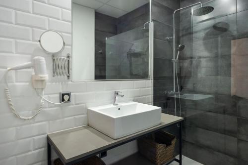 Blanq Carmen Hotel