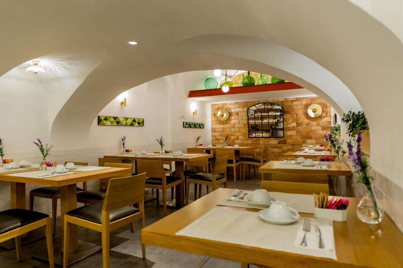 Hotel Meninas