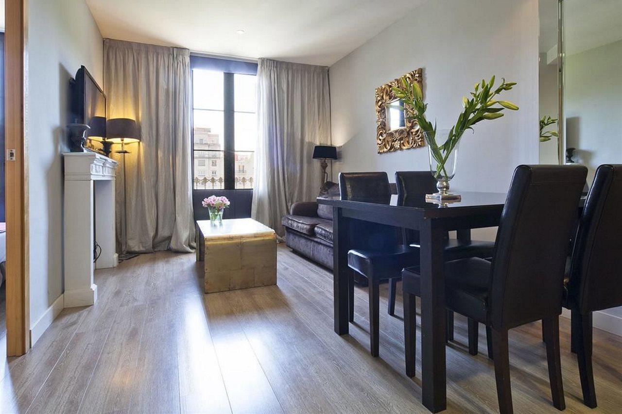 Grandom Suites
