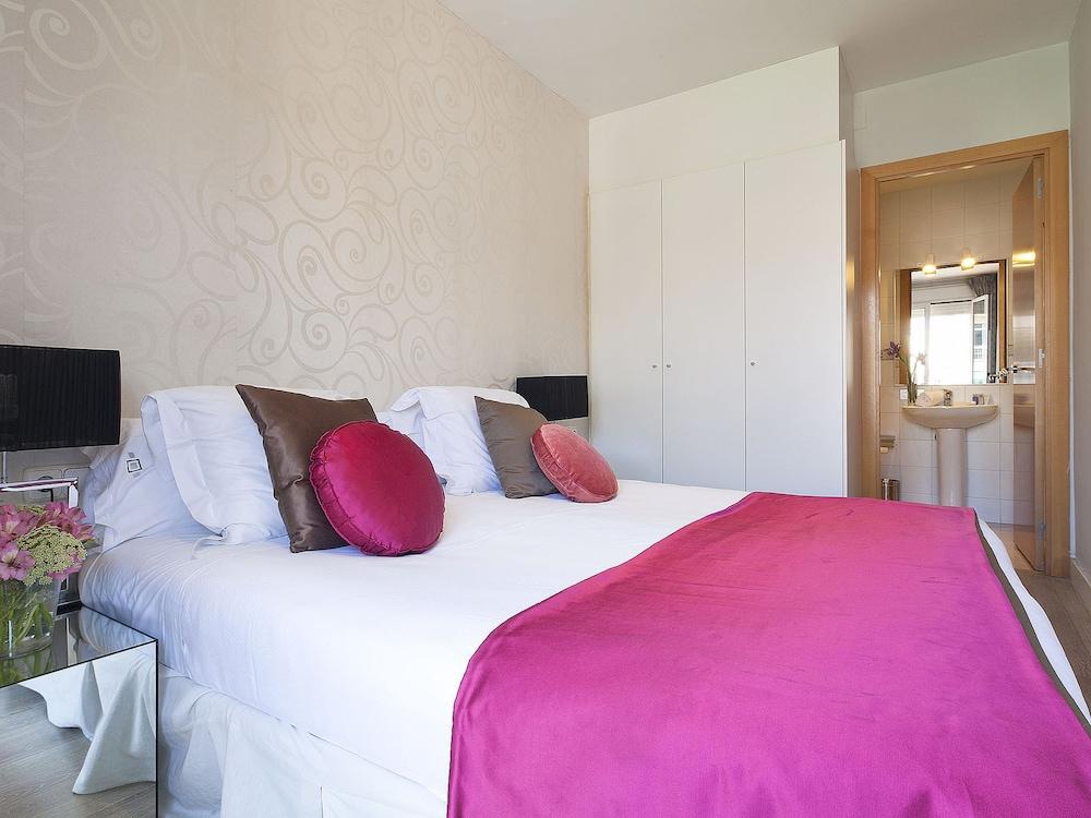 Grandom Suites