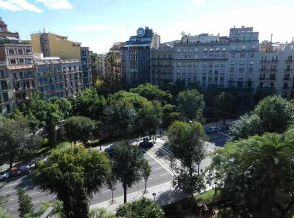 Grandom Suites