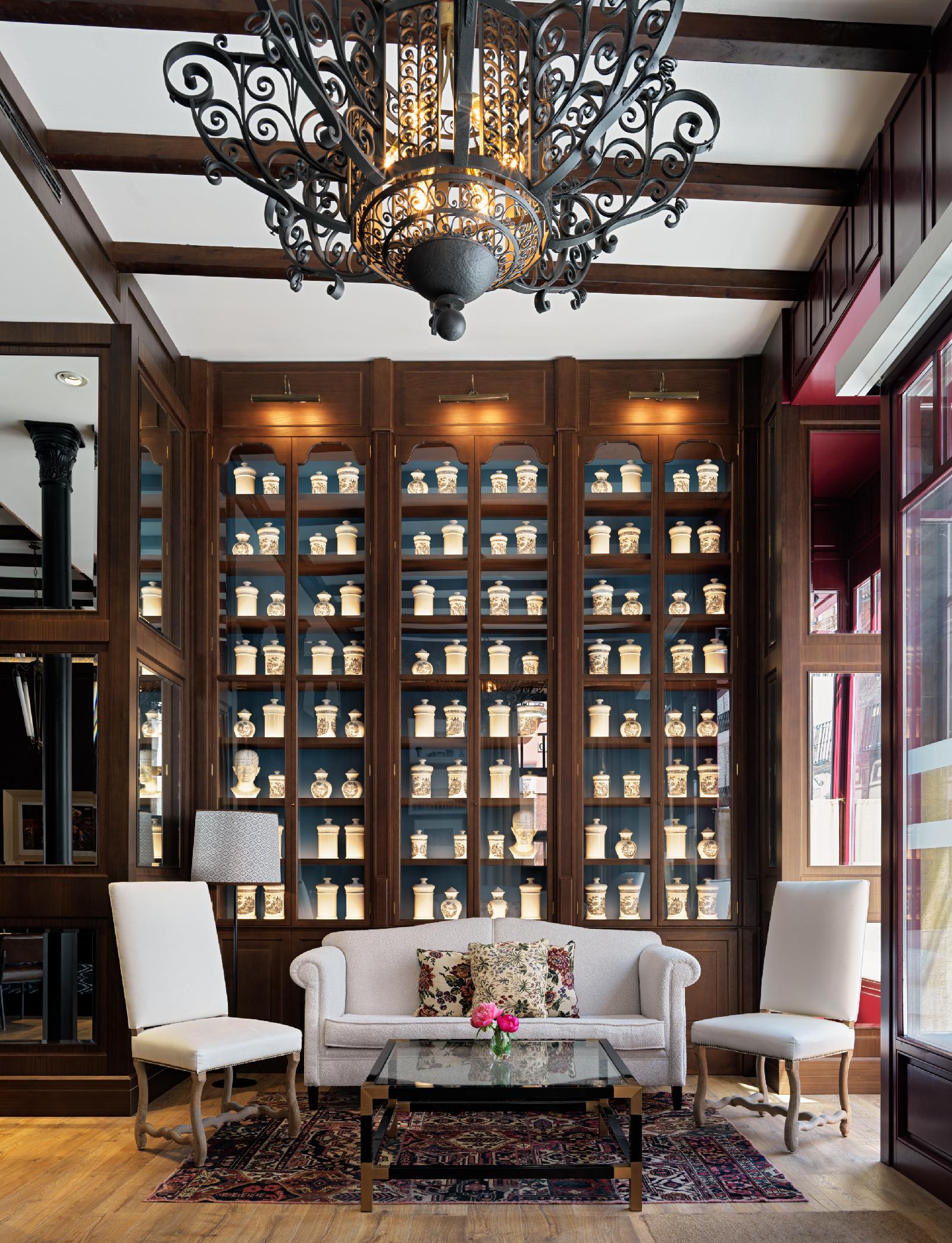 H10 Corregidor Boutique Hotel