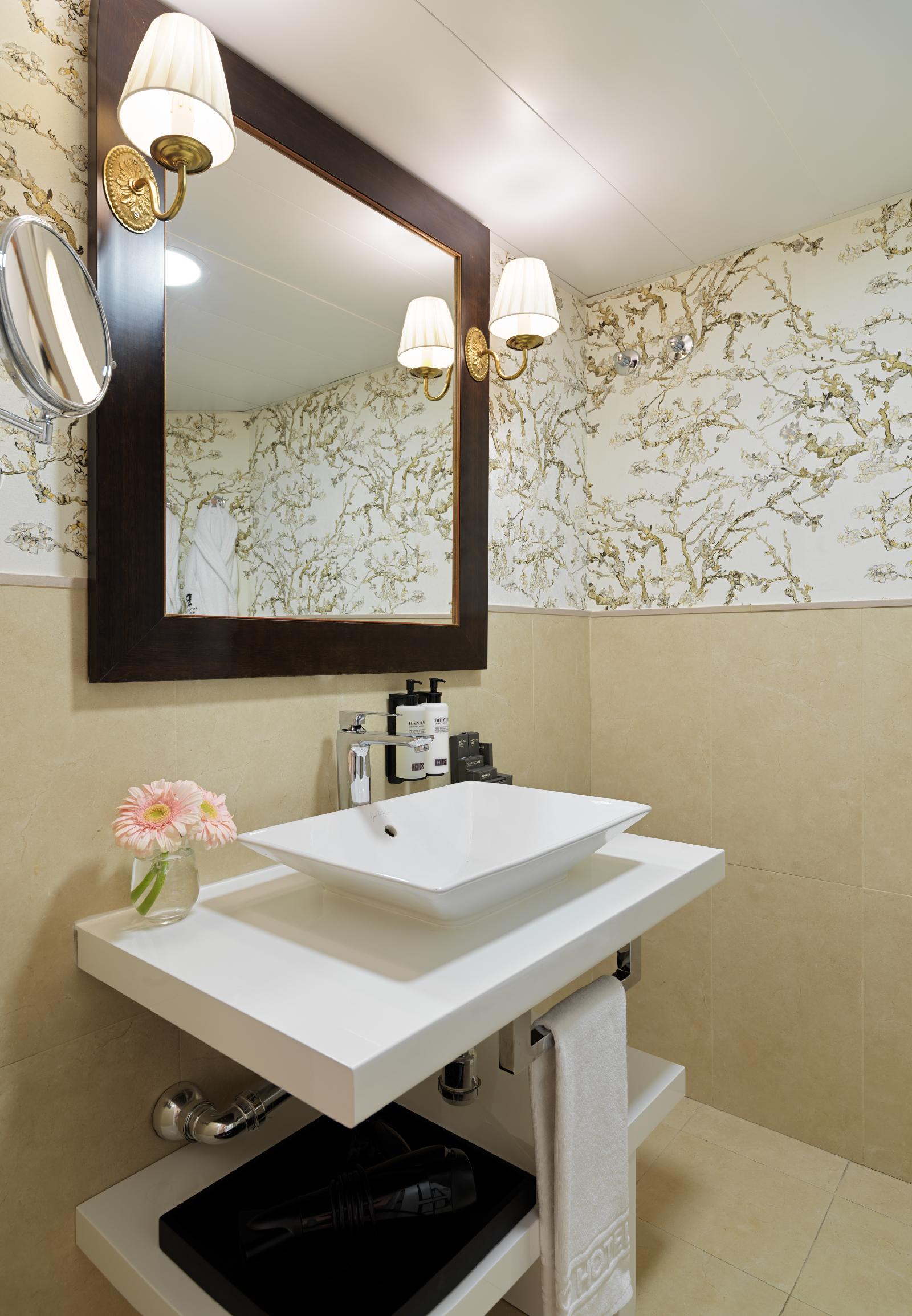 H10 Corregidor Boutique Hotel