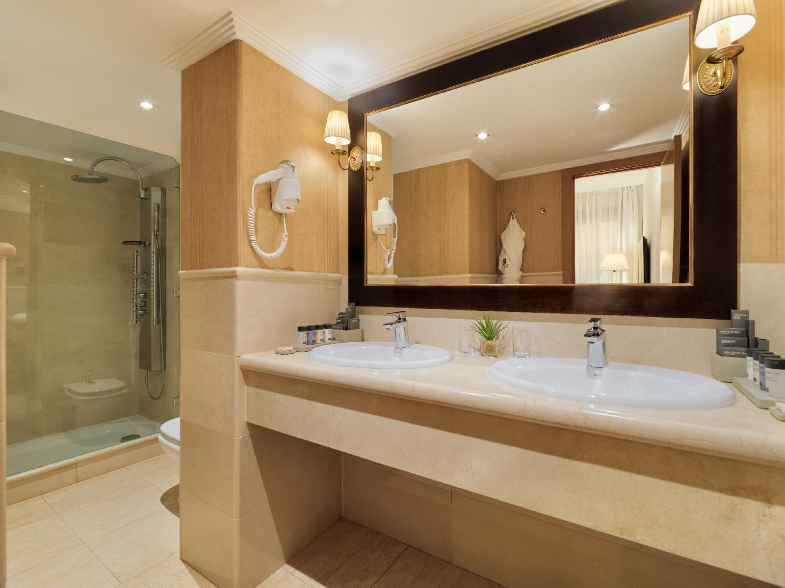 H10 Corregidor Boutique Hotel