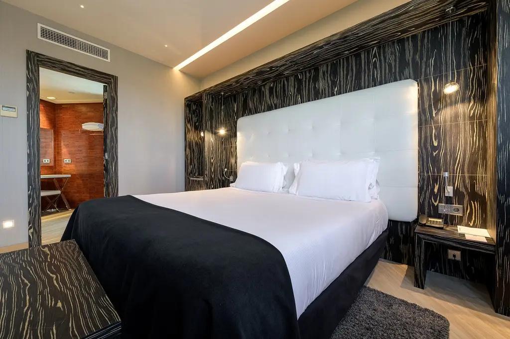 Hotel Maydrit Airport