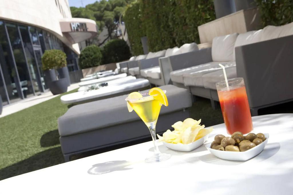 Hotel Maydrit Airport