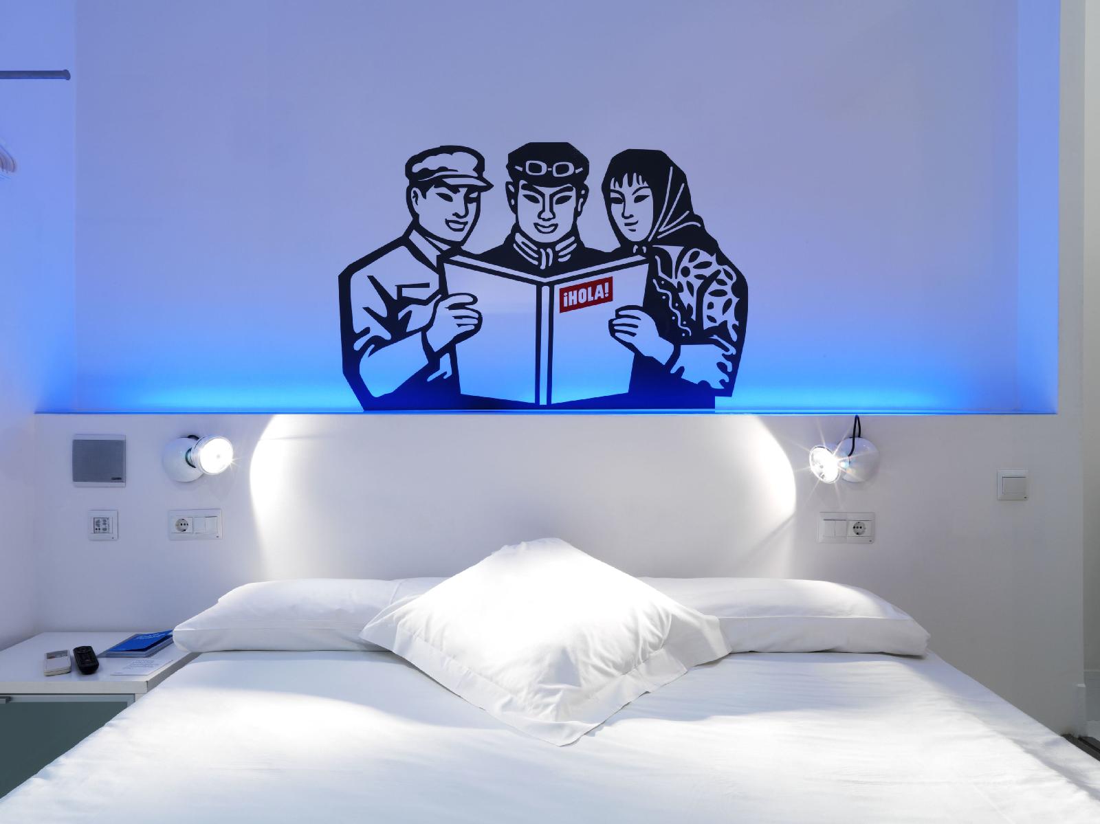 Chic & Basic Tallers Hostal