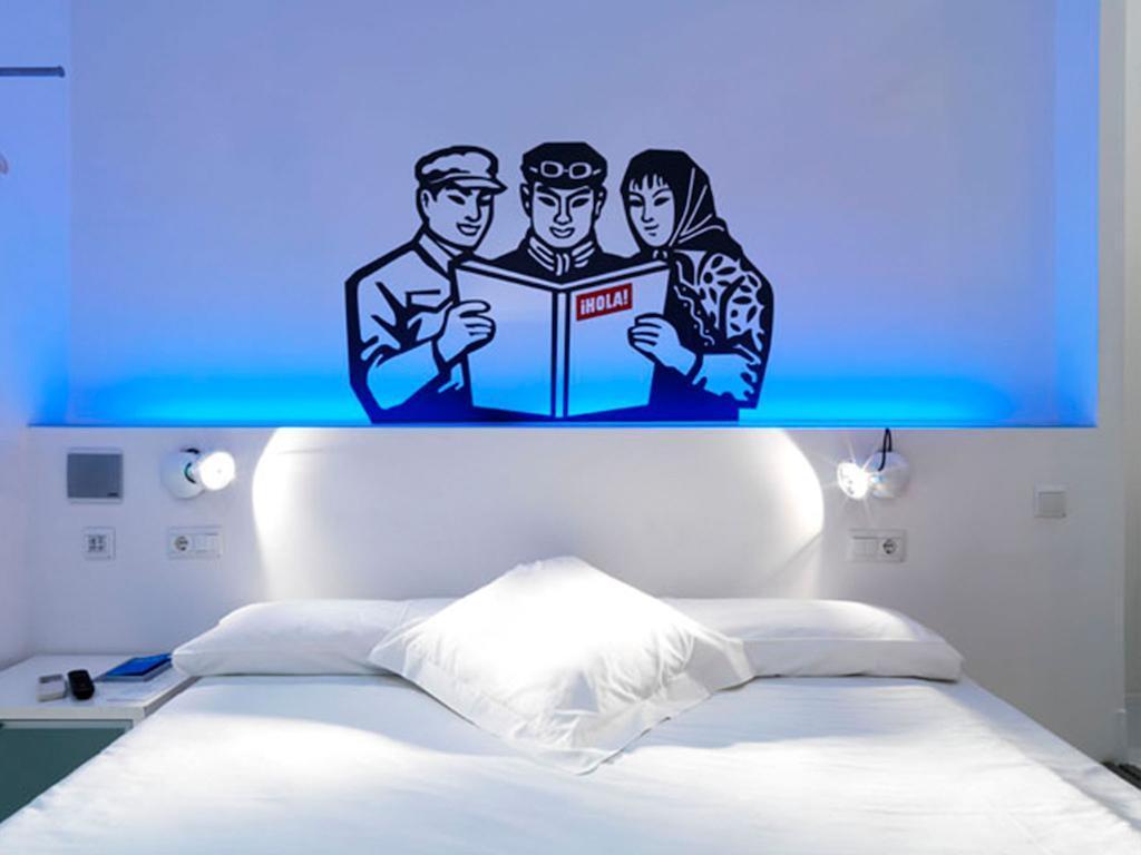 Chic & Basic Tallers Hostal
