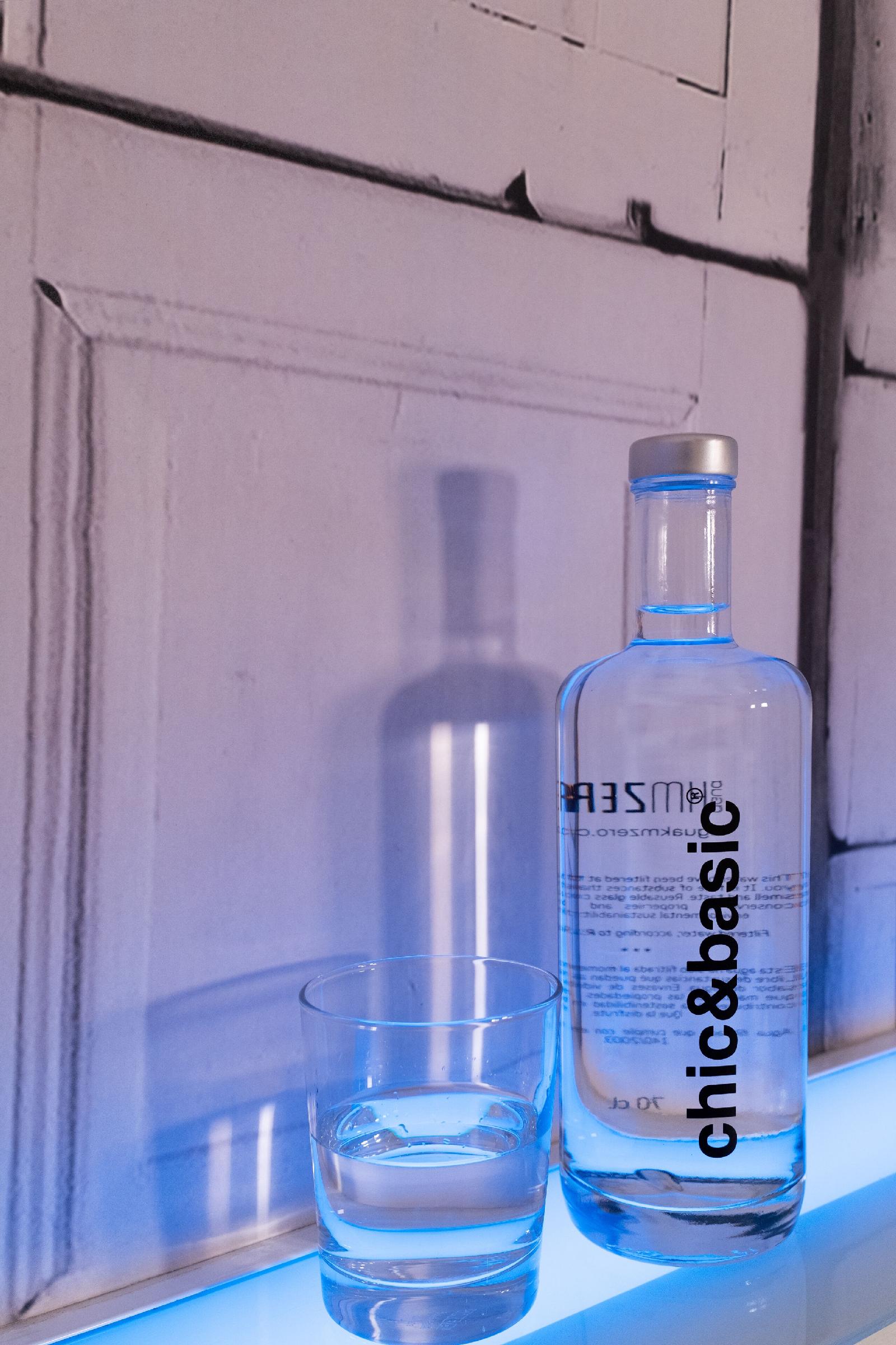 Chic & Basic Tallers Hostal
