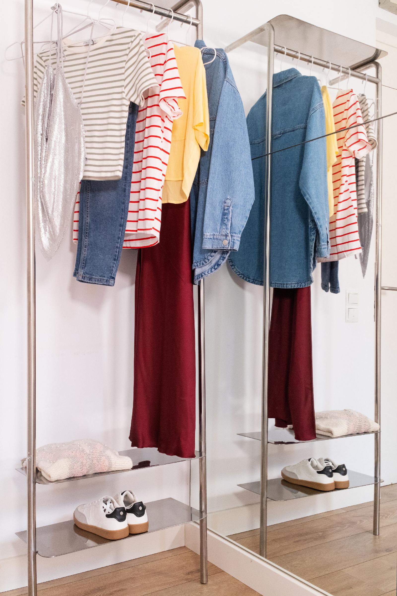 Chic & Basic Tallers Hostal