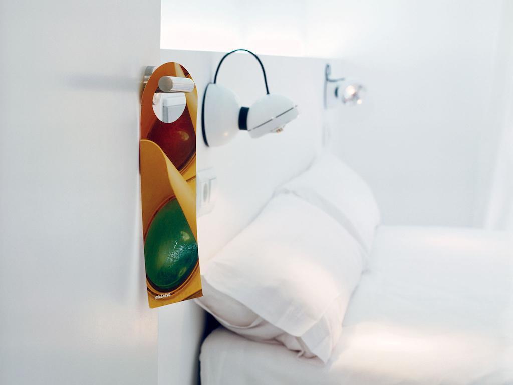 Chic & Basic Tallers Hostal