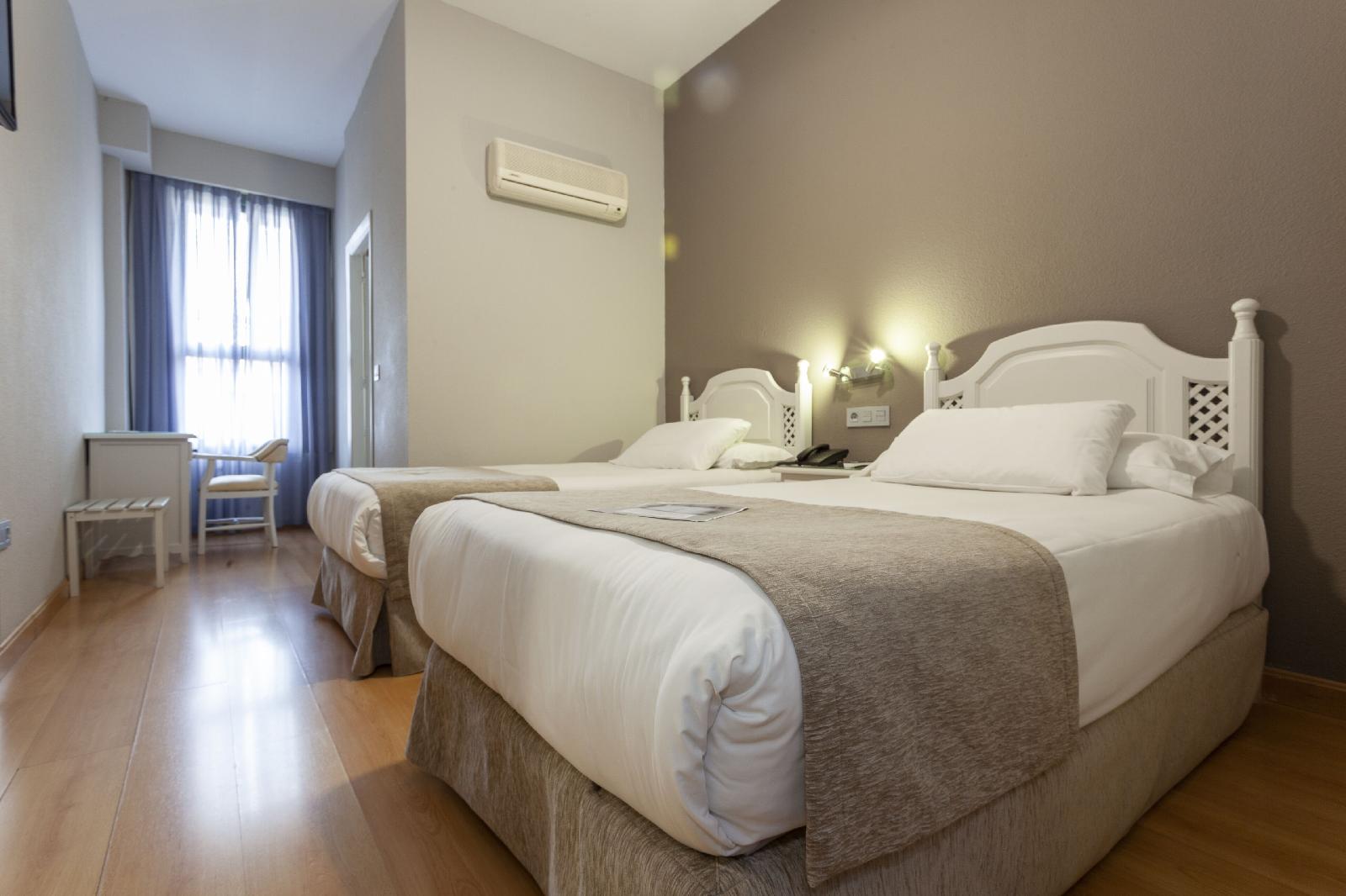 Aacr Monteolivos Hotel