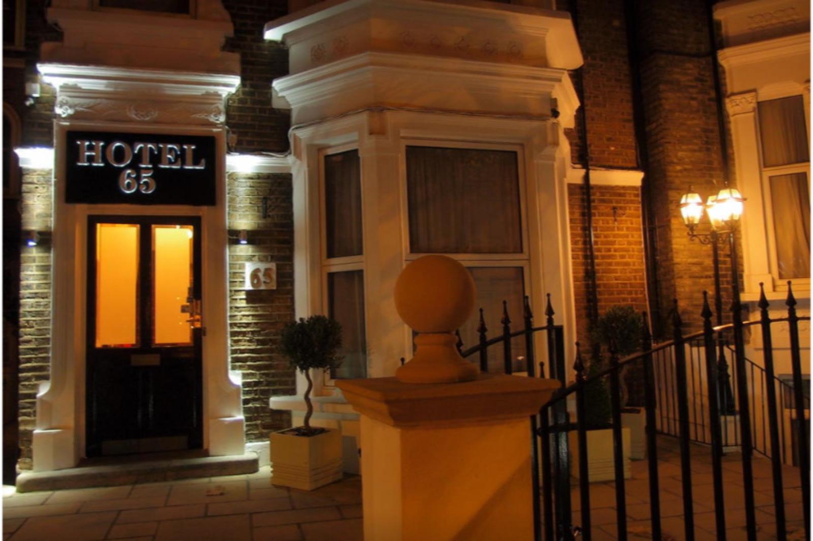 Hotel 65