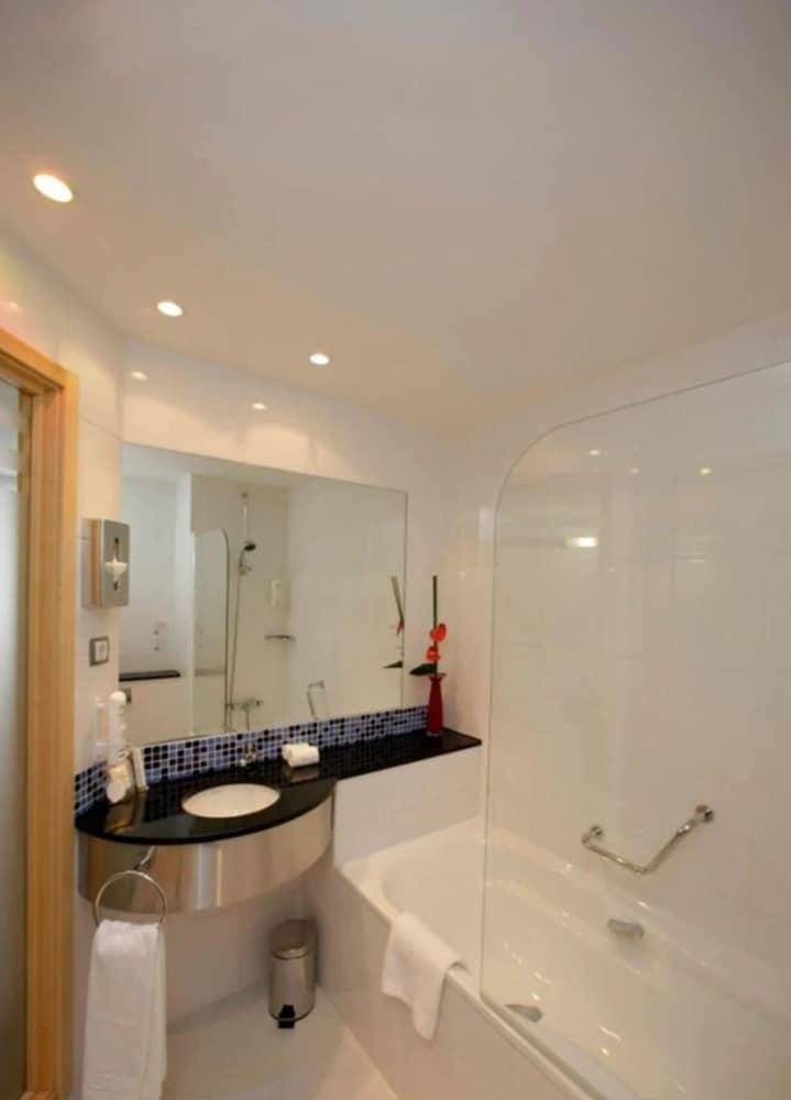 Holiday Inn Express Barcelona City 22@, An Ihg Hotel