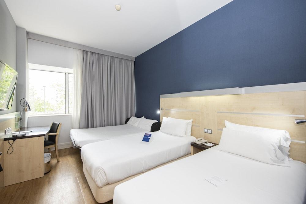 Holiday Inn Express Barcelona City 22@, An Ihg Hotel