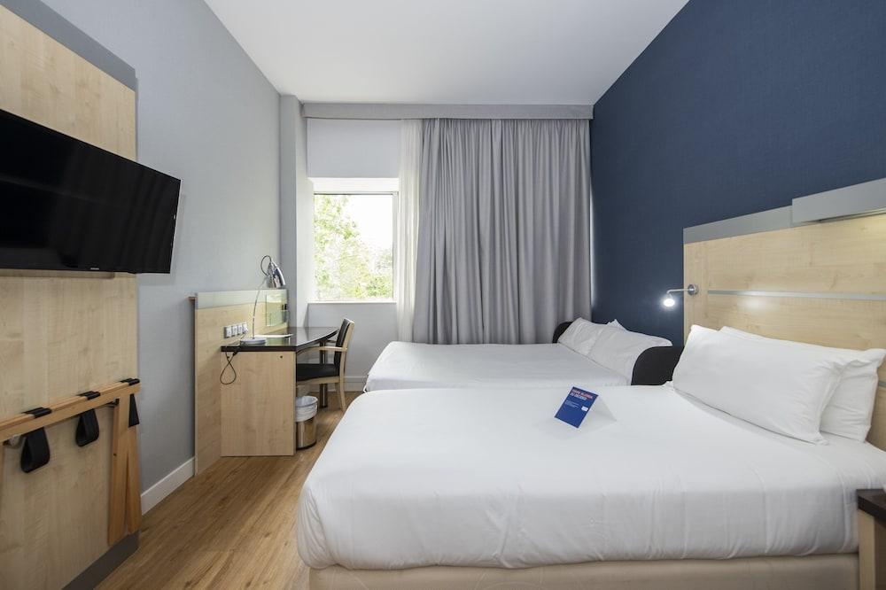 Holiday Inn Express Barcelona City 22@, An Ihg Hotel