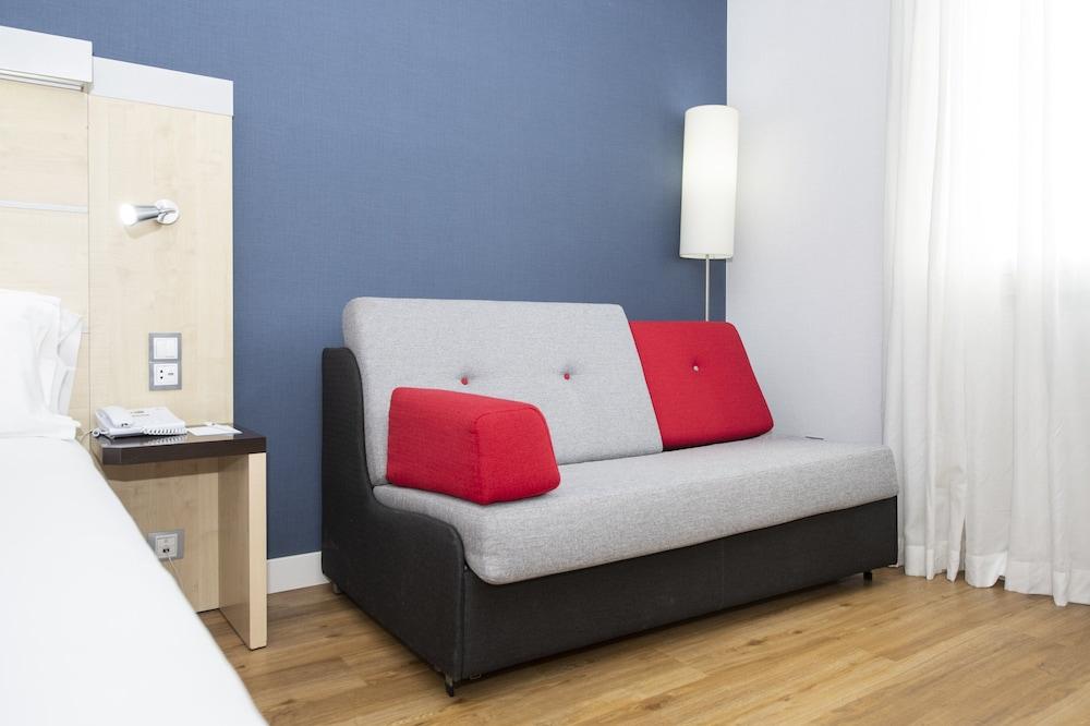 Holiday Inn Express Barcelona City 22@, An Ihg Hotel