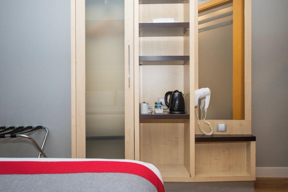 Holiday Inn Express Barcelona City 22@, An Ihg Hotel