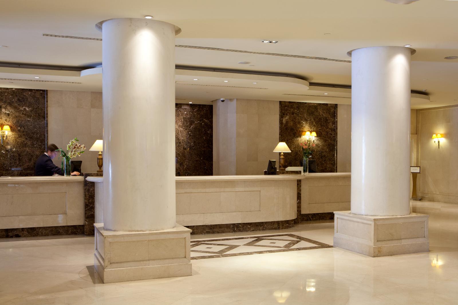 Hotel Sevilla Center