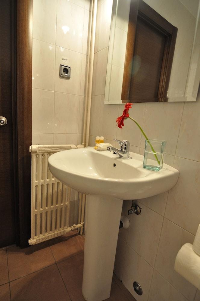 Hostal Ballesta