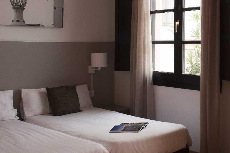Aspasios Plaza Real Apartments