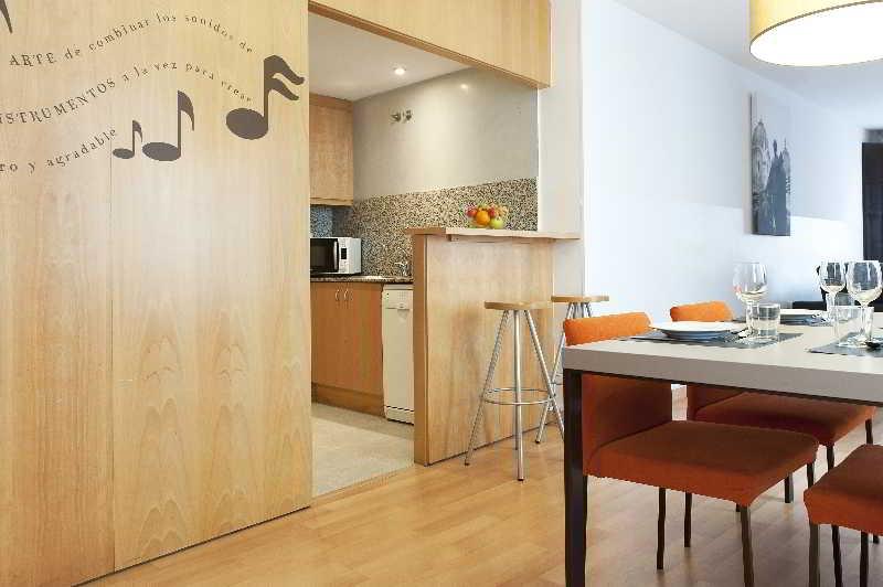 Aspasios Plaza Real Apartments