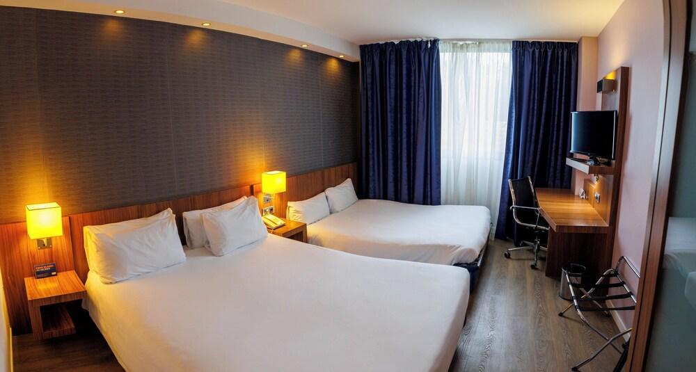 Holiday Inn Express Bilbao, An Ihg Hotel